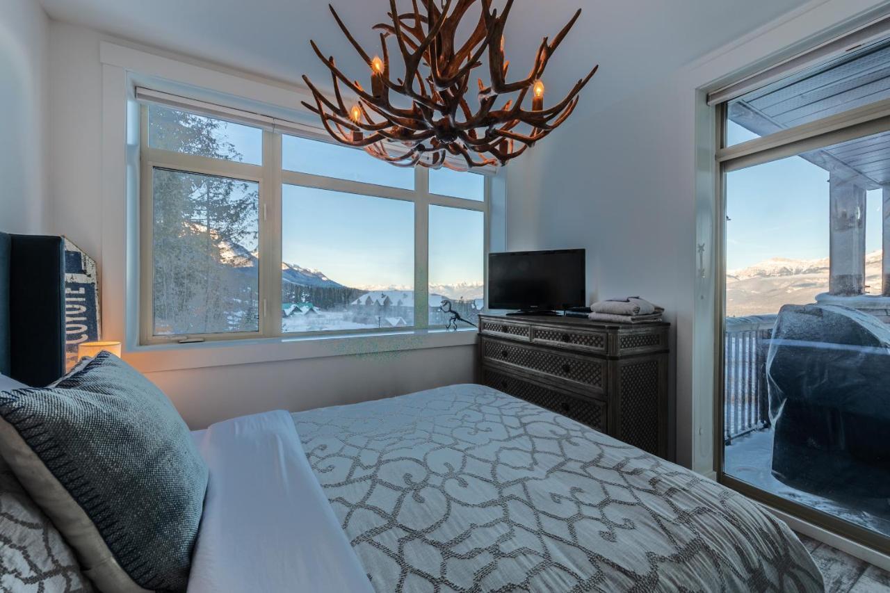Fully Renovated Ski-In/Out Loft With Private Hot Tub! Golden Buitenkant foto