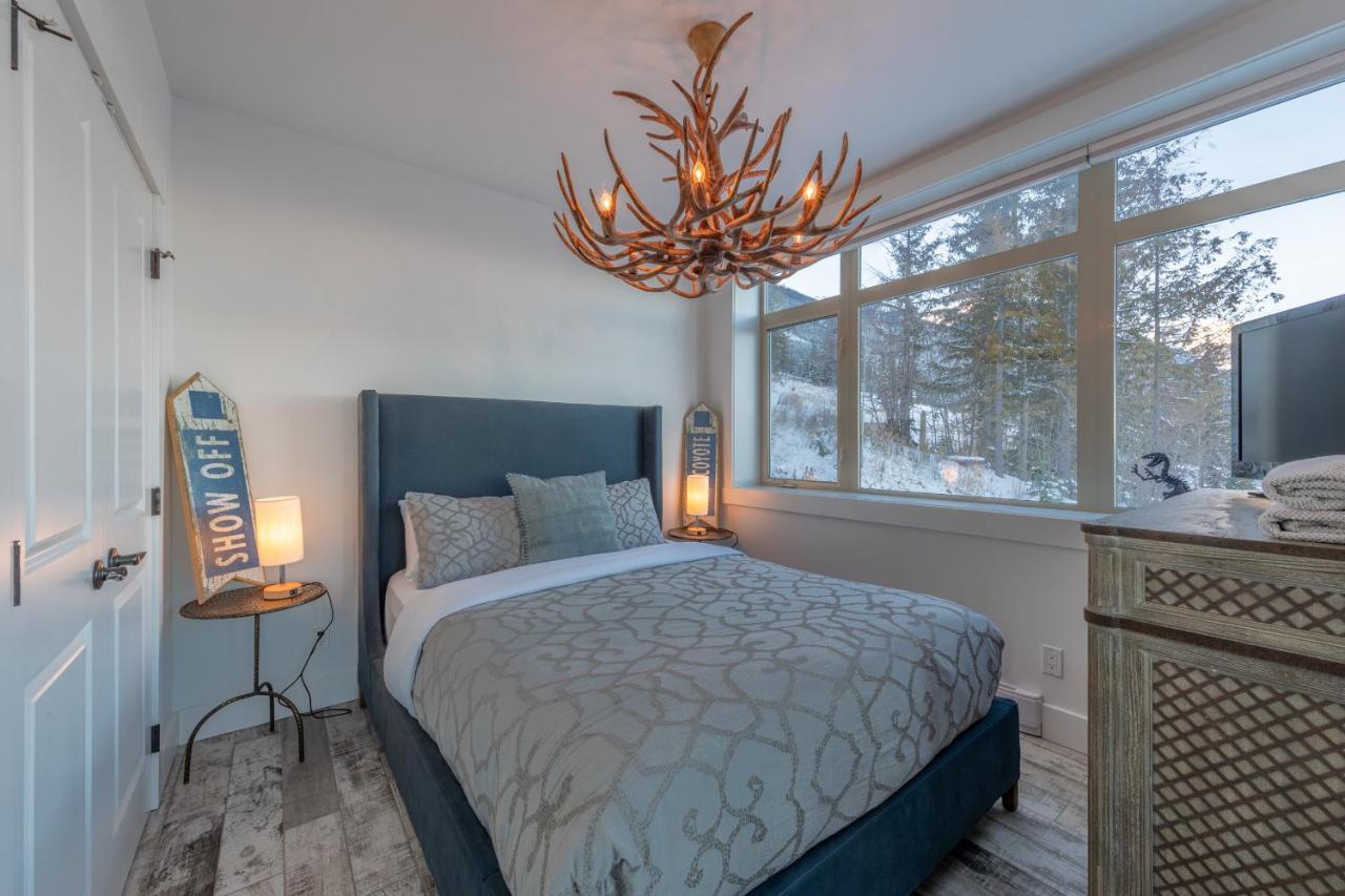 Fully Renovated Ski-In/Out Loft With Private Hot Tub! Golden Buitenkant foto