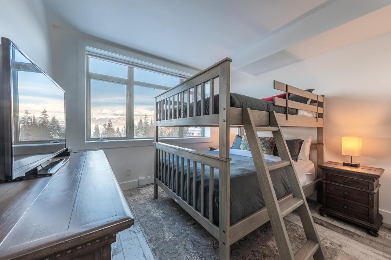 Fully Renovated Ski-In/Out Loft With Private Hot Tub! Golden Buitenkant foto